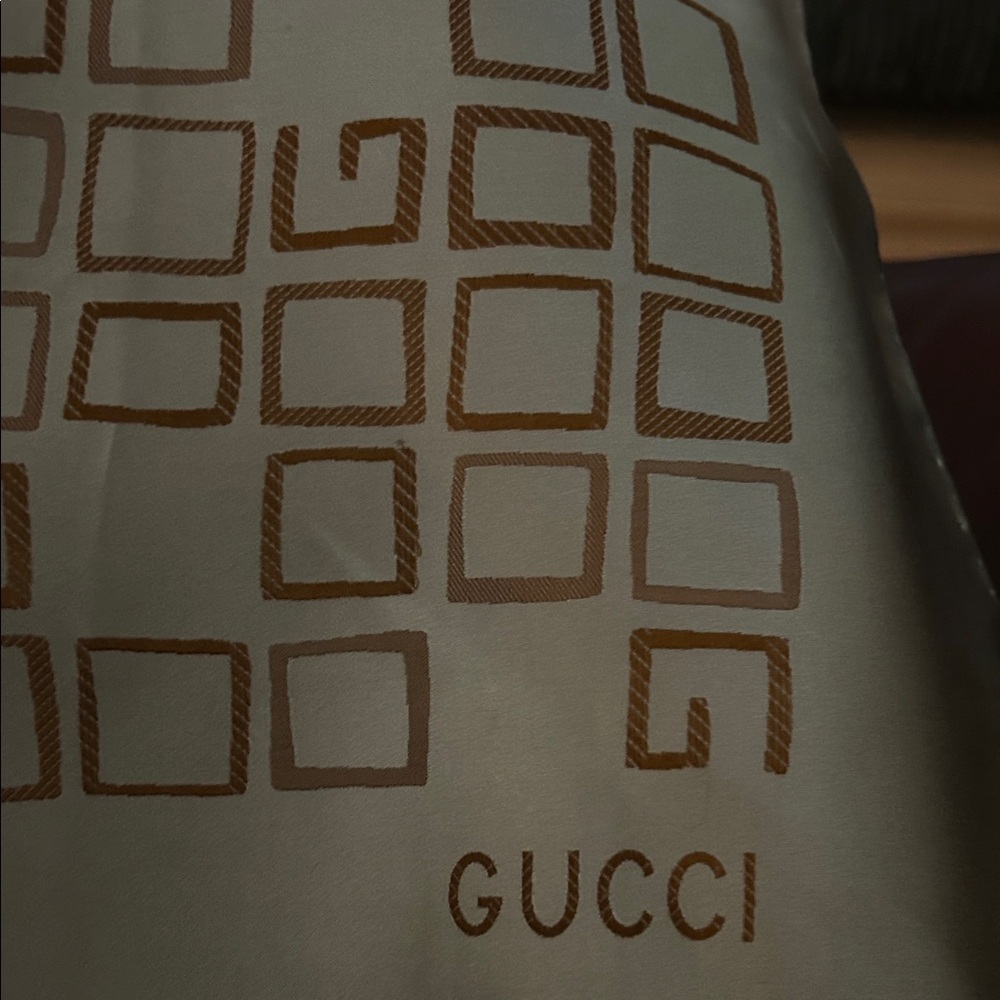 Gucci Tan and Gray Geometric Scarf